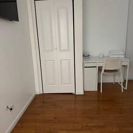 Adorable 2 Bedroom With Free Street Parking-2