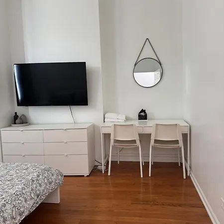 Adorable 2 Bedroom With Free Street Parking-3