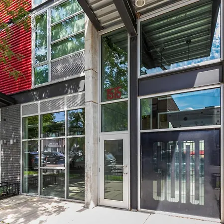 Lincoln Park Studio W Wd Nr L New City Chi-304-3