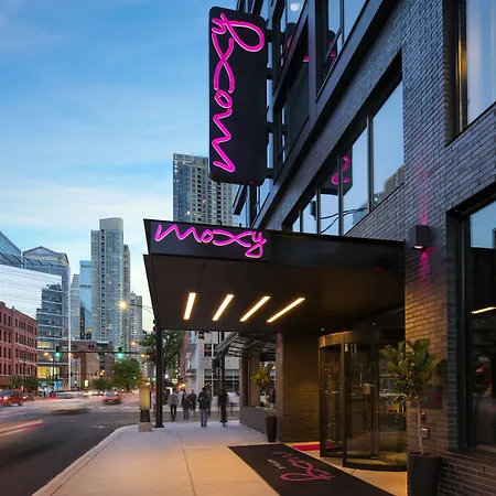 Moxy Chicago Downtown-3