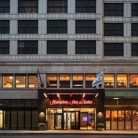 Hampton Inn & Suites Chicago-Downtown-2