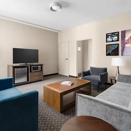La Quinta Inn & Suites By Wyndham Chicago Downtown-2