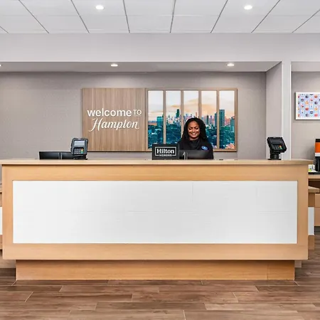 Hampton Inn Chicago North-Loyola Station, Il-2