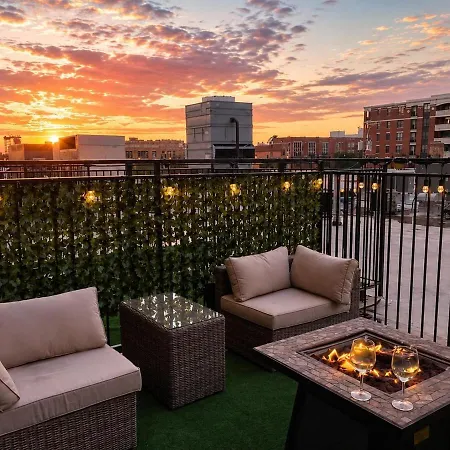 Luxury 3Br Spacious Suite Sleeps 8 Guests With Patio, Skyline View, Optional Parking And Gym Access Near Mccormick Place And Lakefront-2