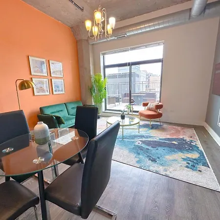 Modern South Loop 2Br Apartment With View Of Skyline Patio And Gym Access Near Mccormick Place Convention Center & Museum Campus-3