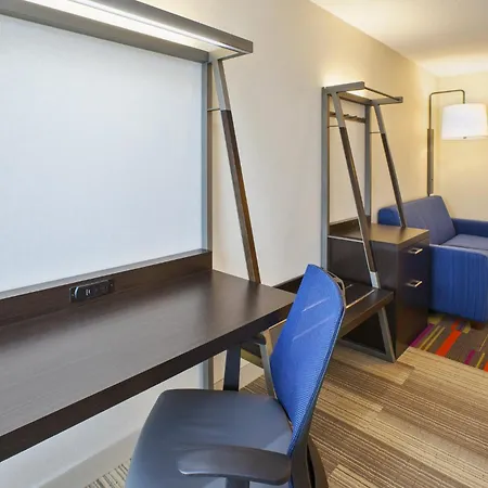 Holiday Inn Express & Suites Chicago-Midway Airport By Ihg-2