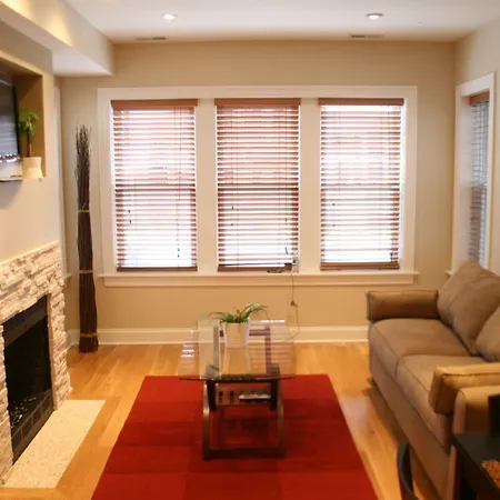 Roscoe Village Guesthouse-3