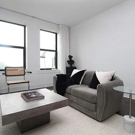 Frontdesk Dashing 1 Bedroom Apt Near The Smart Museum-3