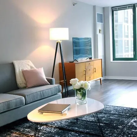 Vibrant Studio In Heart Of Downtown-2