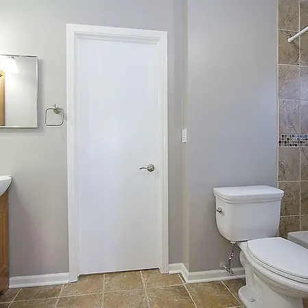 Expansive 4Br In Near West Side By Sonder-3