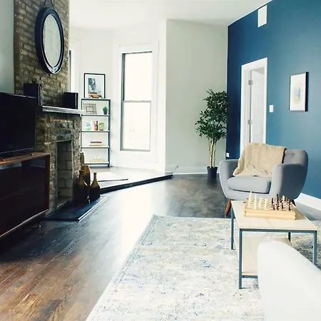 Architectural 2Br In Lincoln Park By Sonder-2