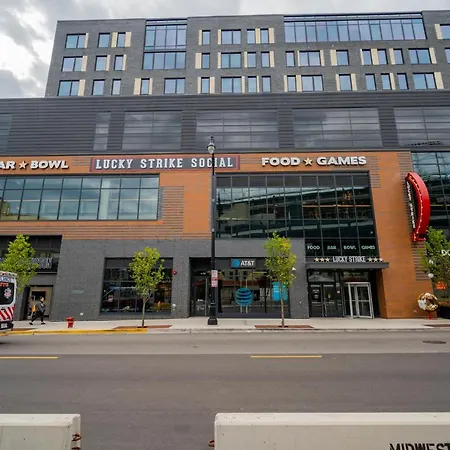 2Br Apartment In Lively Neighborhood Of Wrigley Field - Grace 1-3