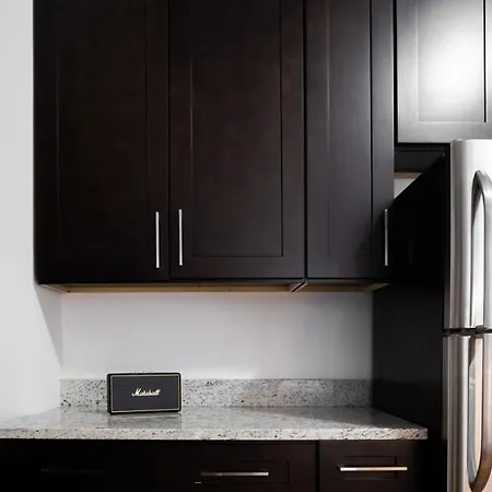 Frontdesk Updated 1Br Apt In River West-3