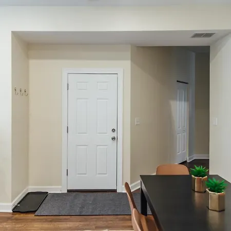 Spacious And Airy Apartment For Big Groups!-2