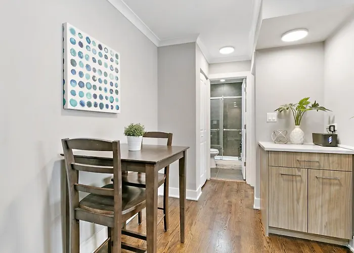 1Br Well Lit, Modern & Complete Apt Near Shops - Oakdale 302 Rep Chicago