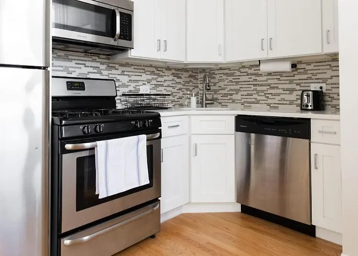 Frontdesk Revamped 1 Bedroom Apt With Laundry And Lake View Chicago acceptant les animaux