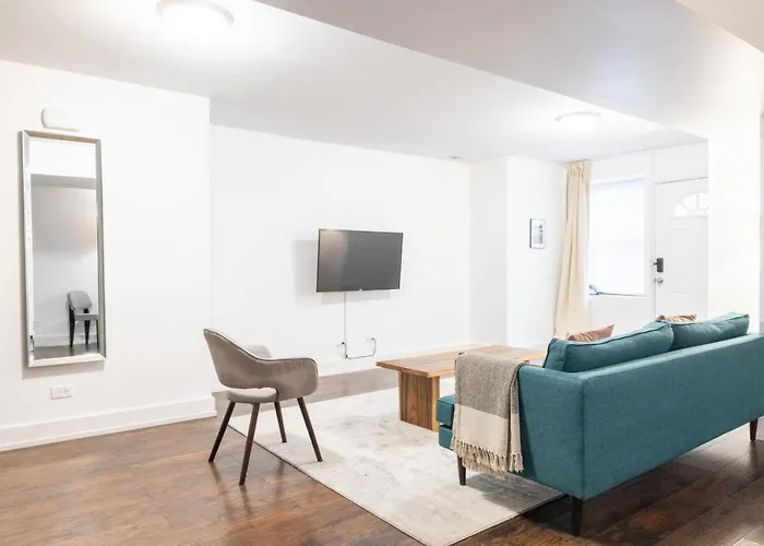 Cozy West Town 2Br With Full Kitchen By Zencity