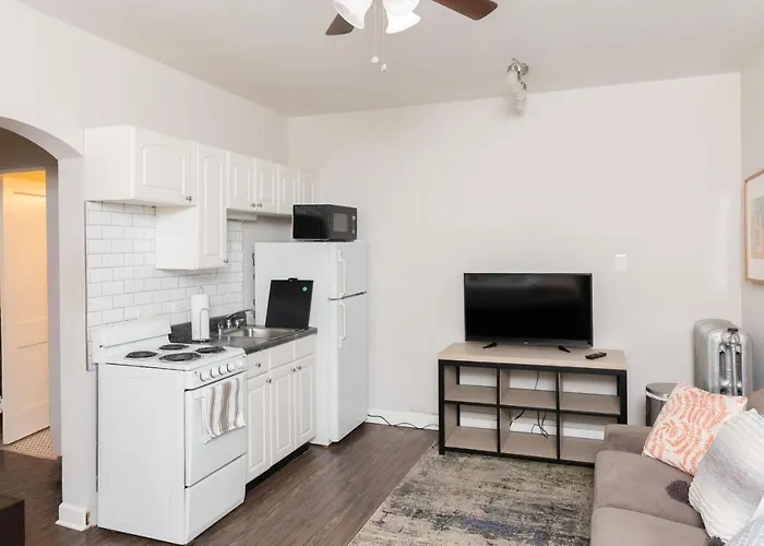 Pet friendly Classic Hp 1Br With Fast Transit To Uchicago & Dt By Zen Rentals