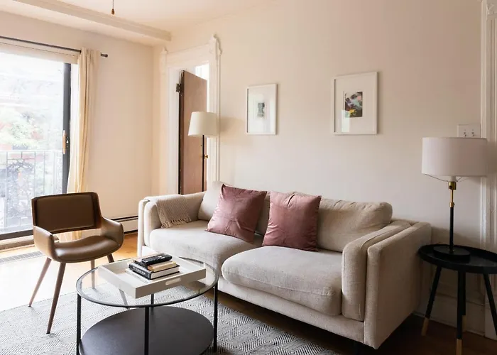 Boutique Steps To Bars, Lake, Eats With Easy Access By Zencity Chicago