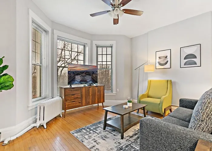 Comfy 2Br Apartment Near Wrigley Field - Grace 3 Chicago