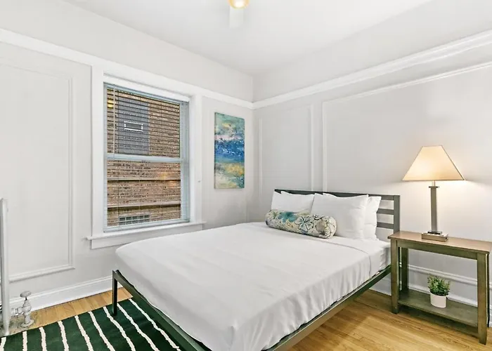 Decom - Convenient 2Br Apt Close To Shops, Dining, Loyola - Lunt 2S