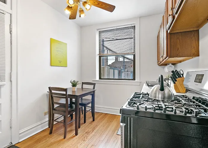 Your 1Br Homey Haven In Vibrant Chicago - Larchmont 1A-3A