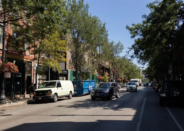 Boutique Steps To Bars, Lake, Eats With Easy Access By Zencity Chicago