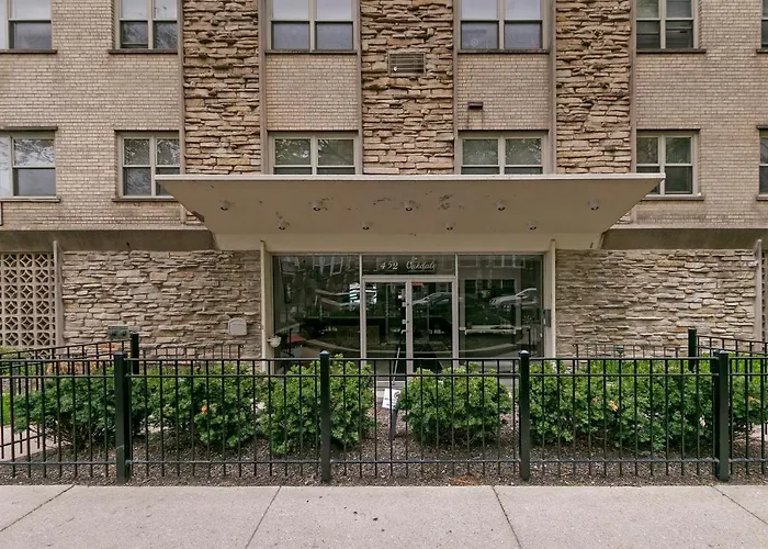 Comfort Cozy Studio In Prime Location - Oakdale 412 Chicago