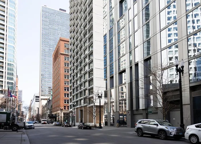21 East - Chic Dt Apts With Rooftop By Zencity