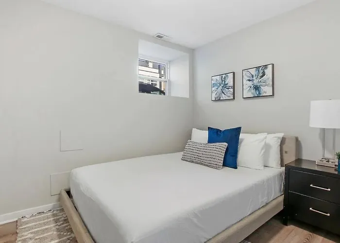 Spacious & Elegant 2-Bedroom Apt - Warren Rep