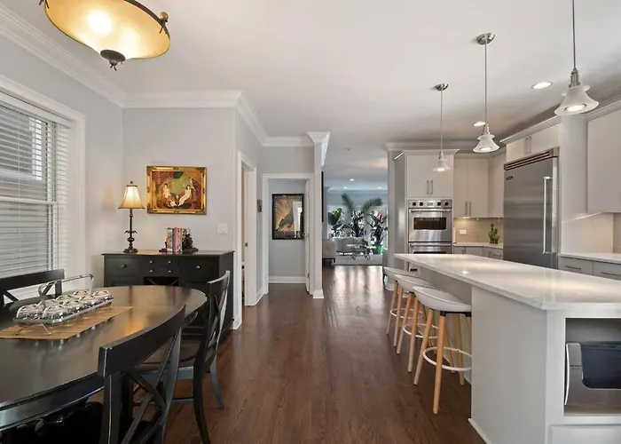 Luxe 5Br 5Ba Single-Family Home With Free Parking & Pet Friendly!
