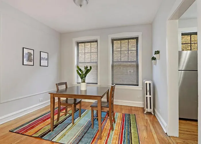 Complete 1Br Apartment Near Attractions - Belmont C1