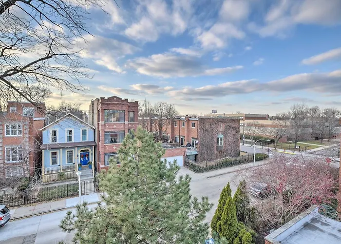 Chicago Condo With Balcony Walk To Cta Stations!