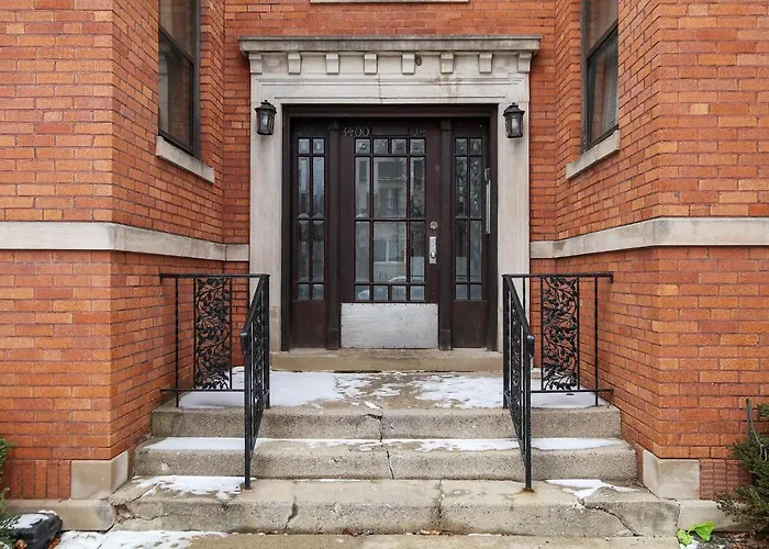 Airy 2Br Apartment Near Shops - Springfield 00-2