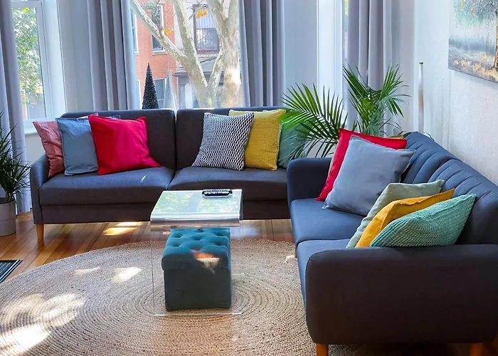 Perfect Wrigleyville Stay