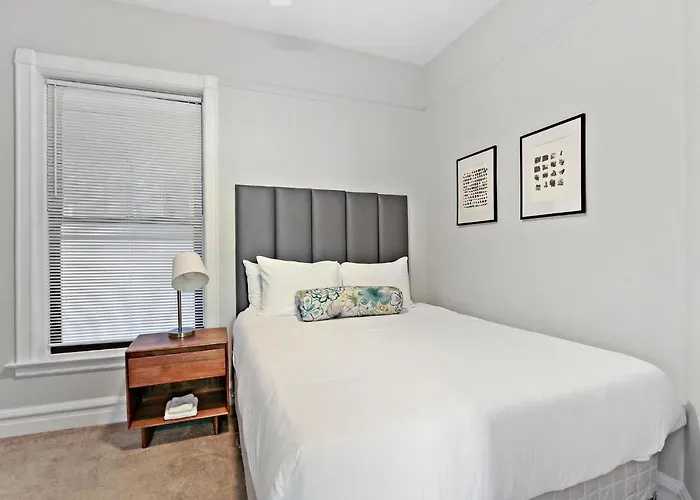 Comfy & Bright 3Br Fully Furnished Apt - Lincoln 3E