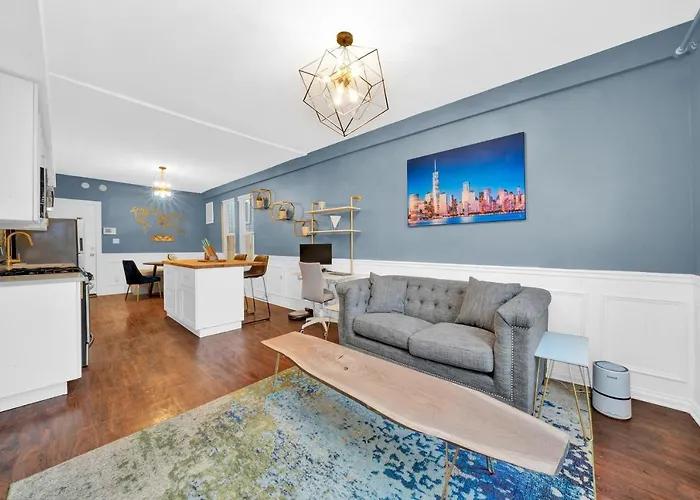 Modern 2 Bedroom in Avondale Chicago
