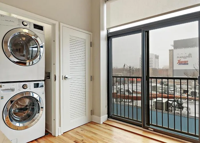 Sunlit Studio Apt In Chicago - Broadway 301