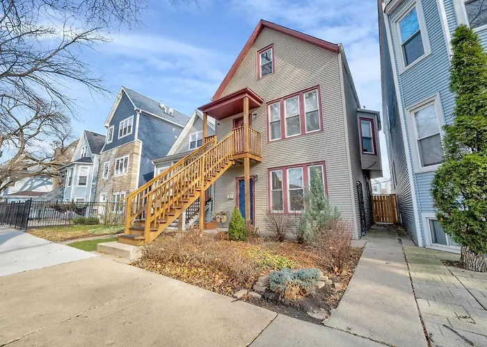 Modern 2 Bedroom in Avondale Chicago