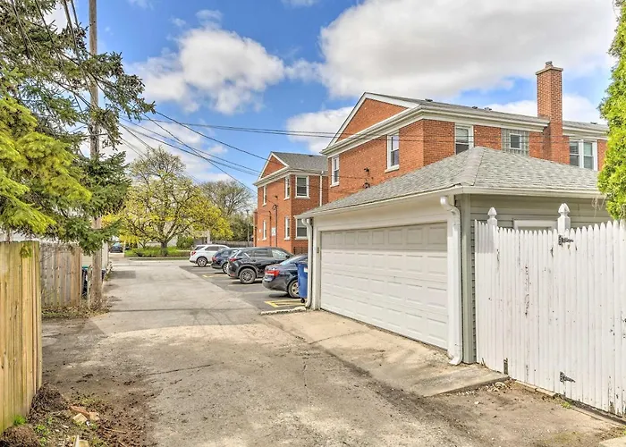 Spacious Oak Park Home, 11 Mi To Downtown Chicago!