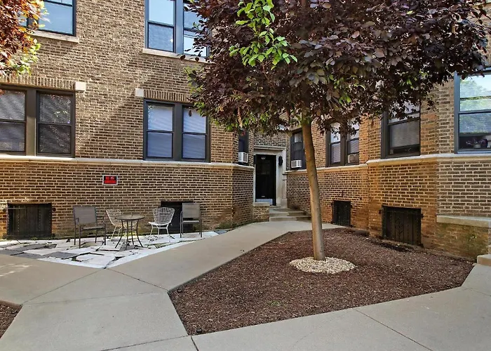 Darling 1Br Lakeview Home Near Music Venues, Shops - Cornelia 2E