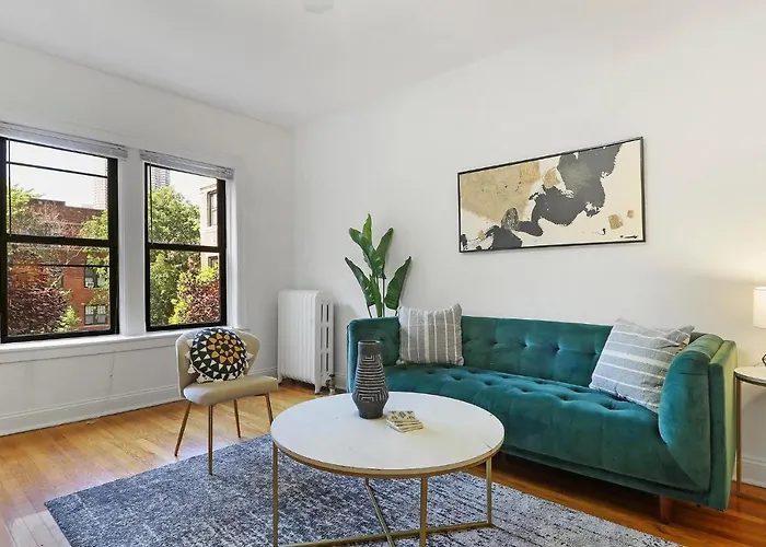 Darling 1Br Lakeview Home Near Music Venues, Shops - Cornelia 2E