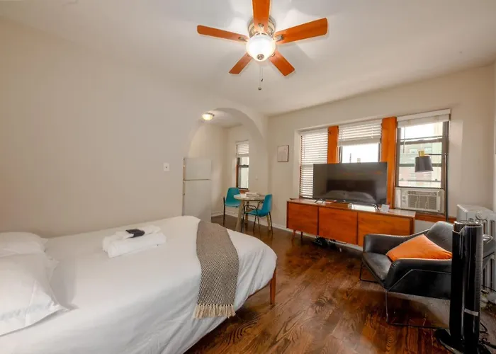 Frontdesk Open Studio Apt Near Mccormick Place