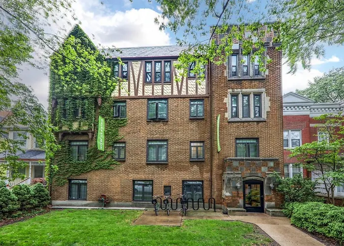 Frontdesk Studio Apt Near South Shore Center