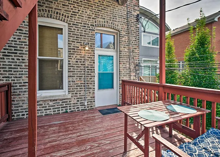 Sleek Chicago Apt Walk To Dining And Nightlife