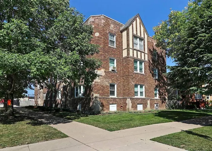 1Br Contemporary Apt With Laundry Facility - Lockwood 1 & 2