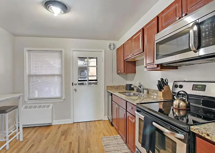 Roomy 1-Bedroom Apt In Bowmanville - Foster 1E