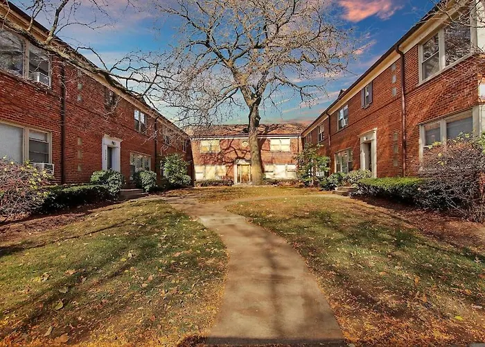 Roomy 1-Bedroom Apt In Bowmanville - Foster 1E