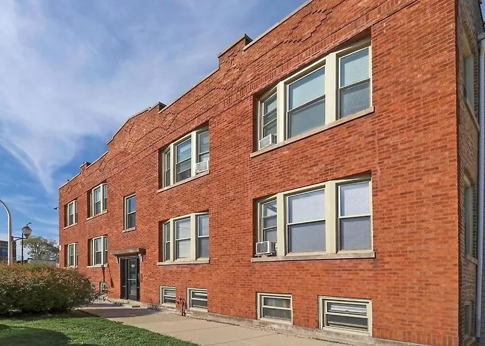Furnished 3Br Apt With Abundant Natural Light - Belle Plaine 2W