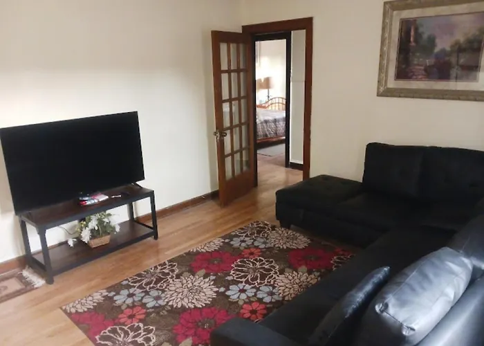 South Chicago Community Immersion In 2 Bedroom Apartment